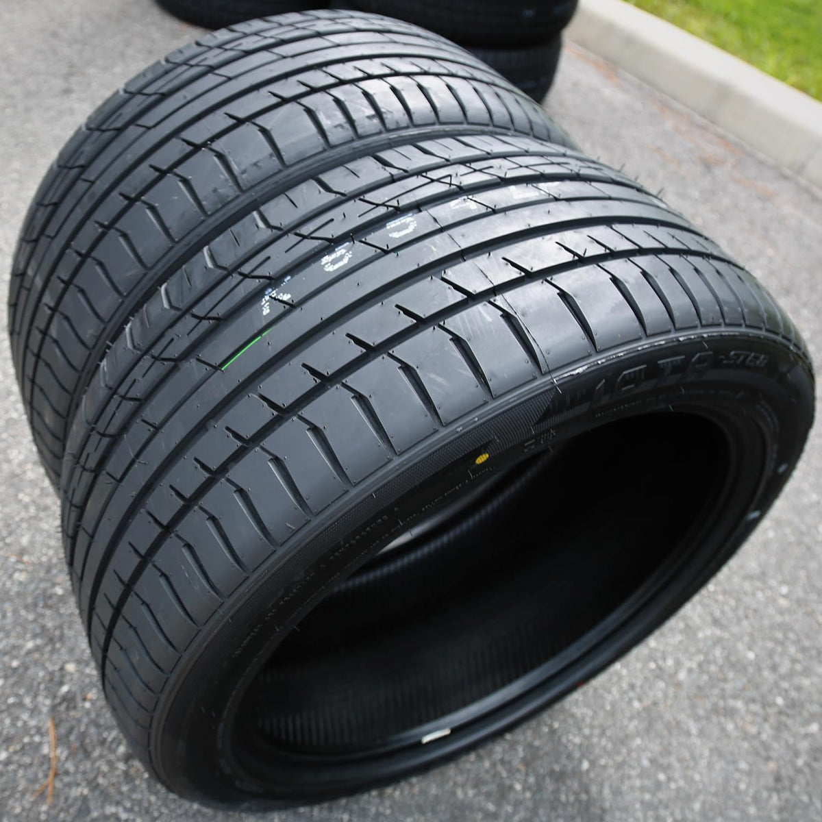 4 All Season 20 inch Tires R420