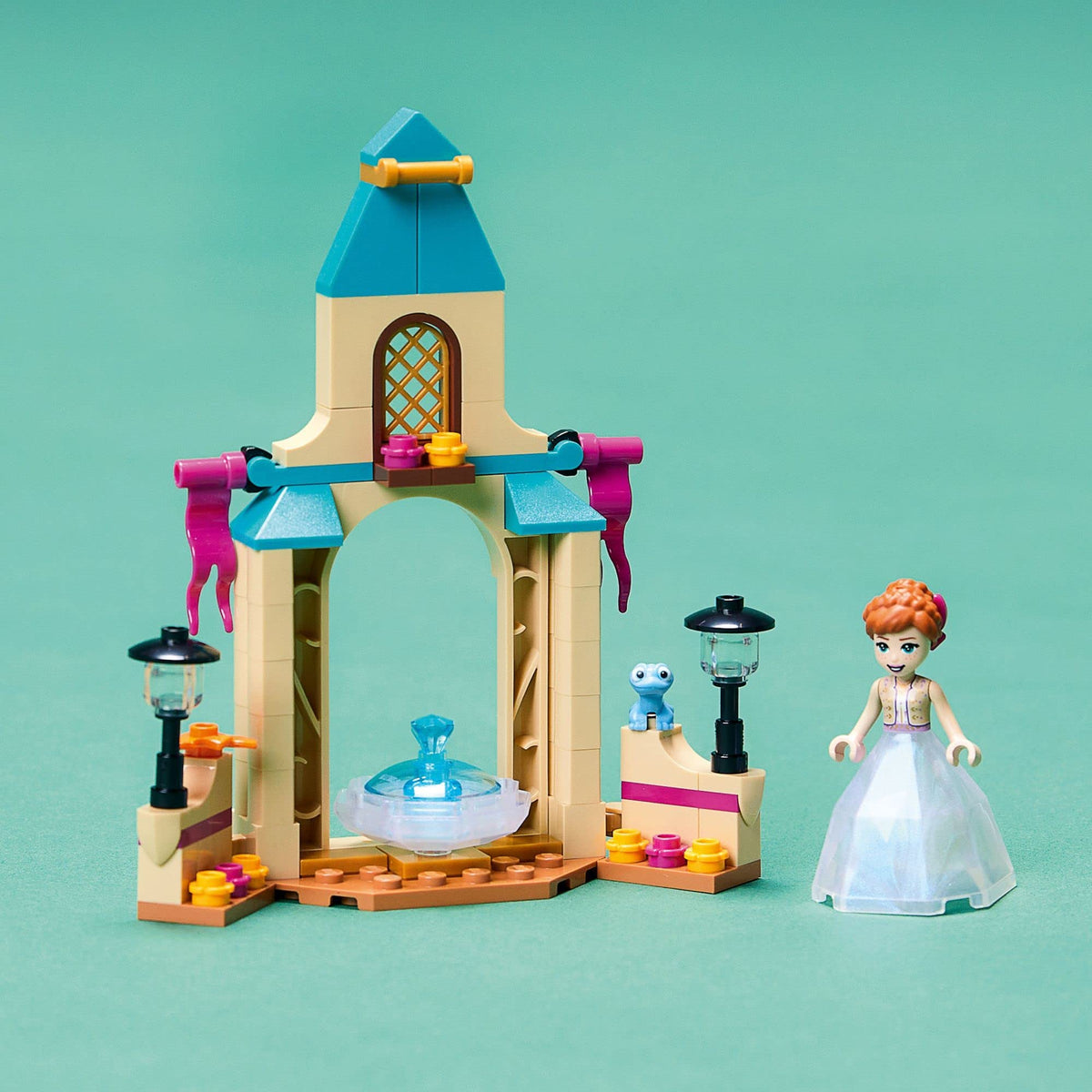Building Toy Set with Mini-Doll Figure C96098