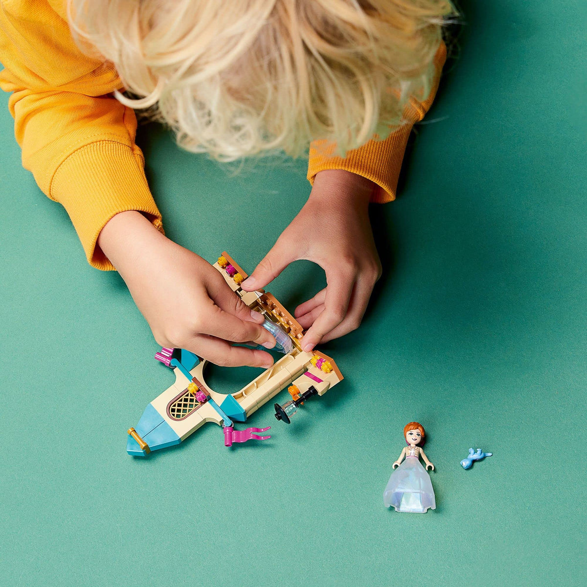 Building Toy Set with Mini-Doll Figure C96098